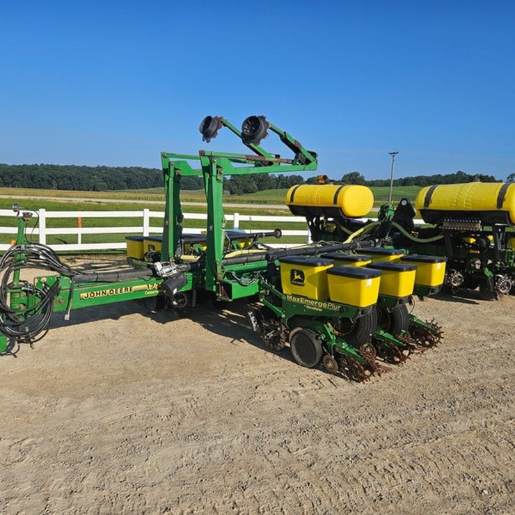 JOHN DEERE 1770