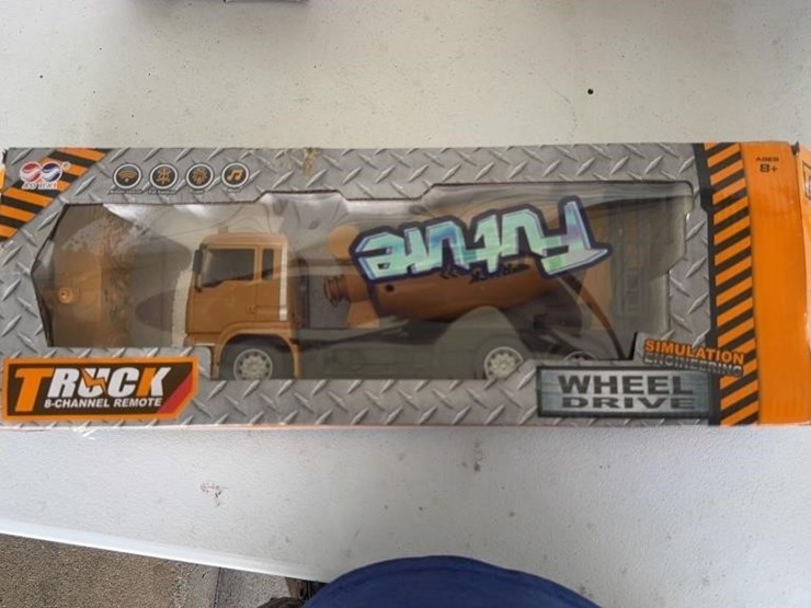 remote-control-toy-crane-new-in-box-image-1