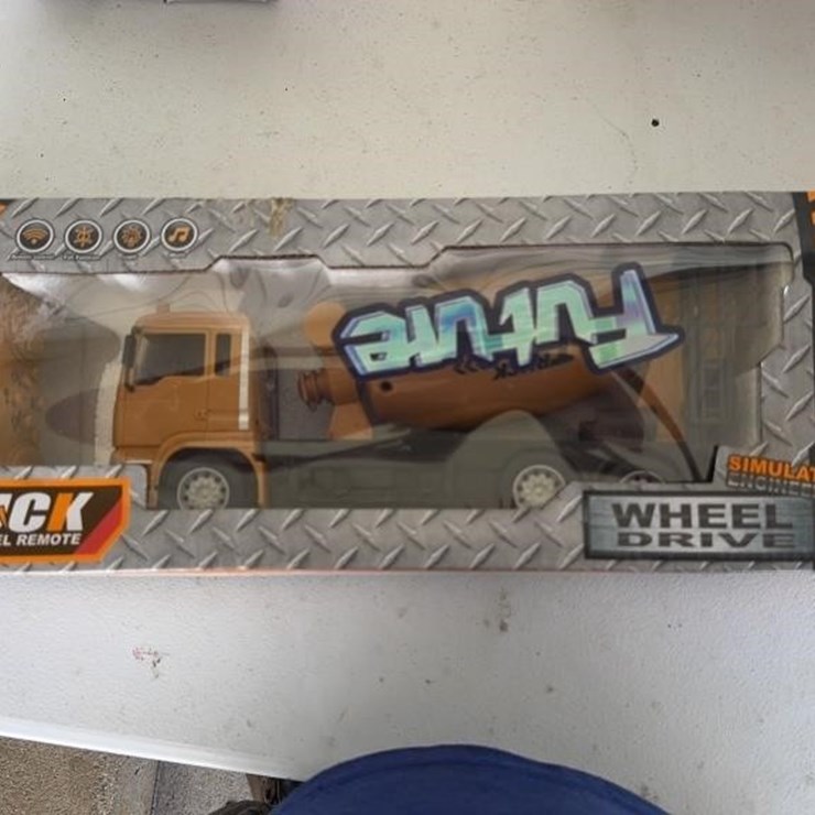 Remote control toy crane new in box
