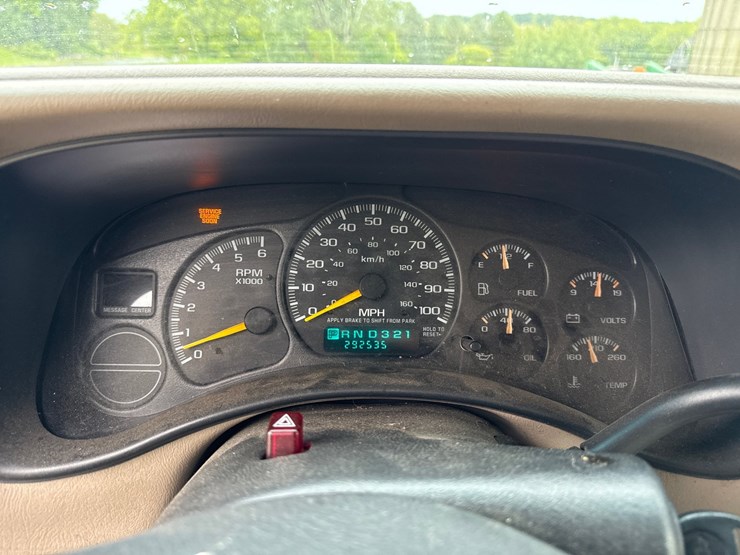 2001-chevrolet-tahoe-lt-image-21