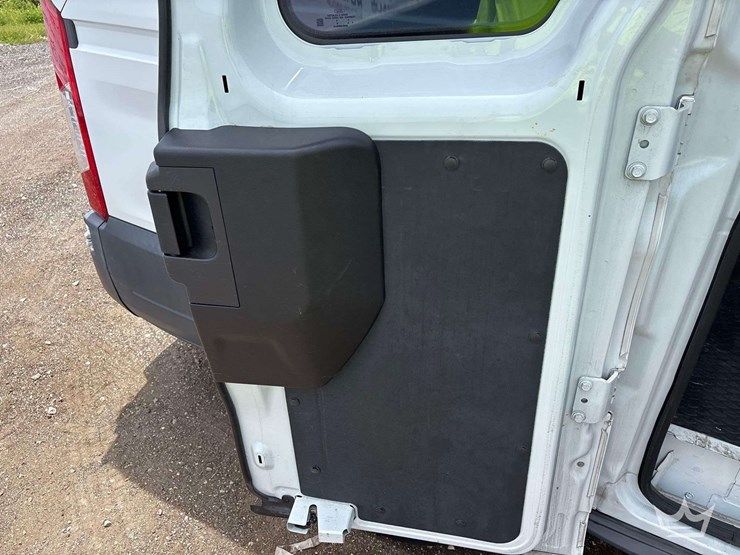 2017-ford-transit-image-26