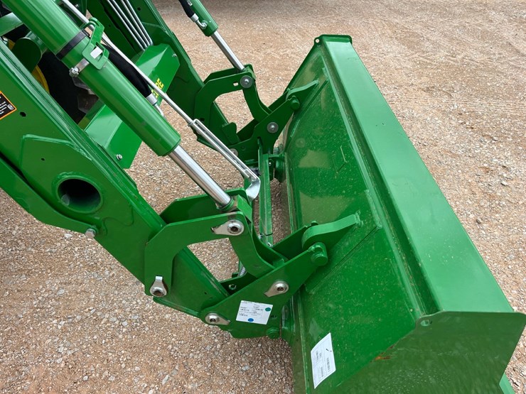 2022-john-deere-5100e-image-8