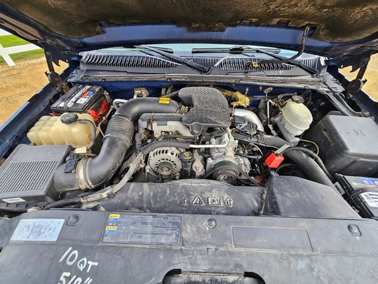 2004-chevrolet-3500-image-21