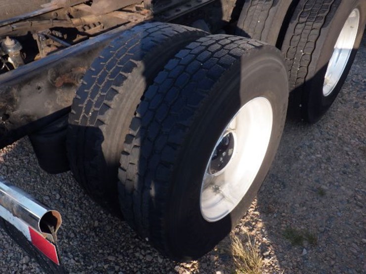 2015-kenworth-t680-image-9