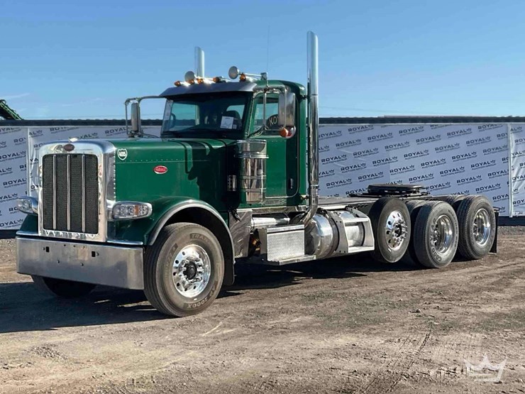 2017-peterbilt-389-image-1