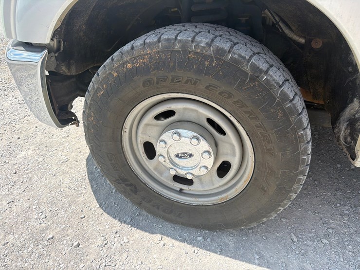 2016-ford-f250-xl-image-9