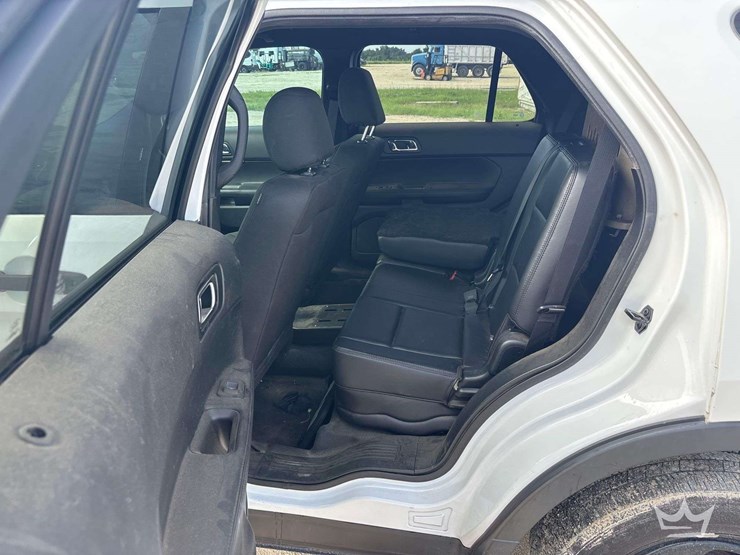 2018-ford-explorer-image-19