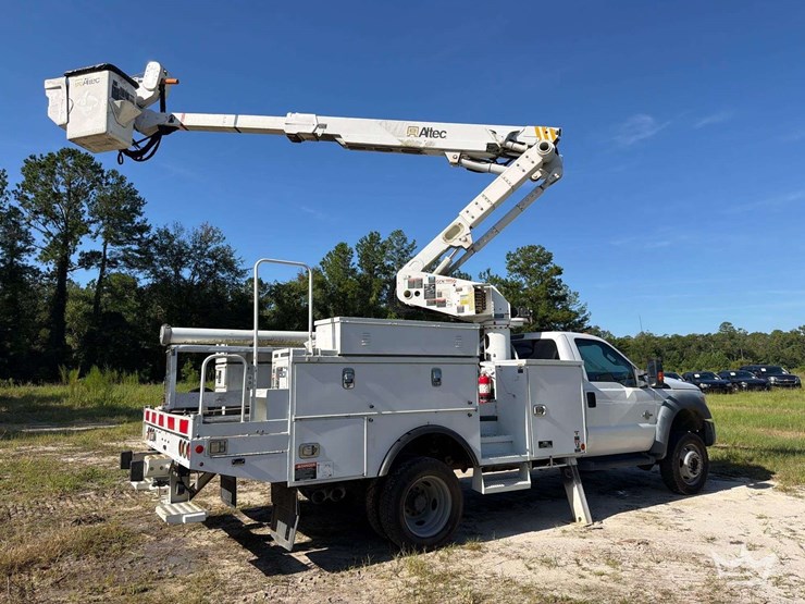 2016-ford-f550-image-40