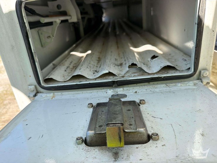 2016-ford-f550-image-27