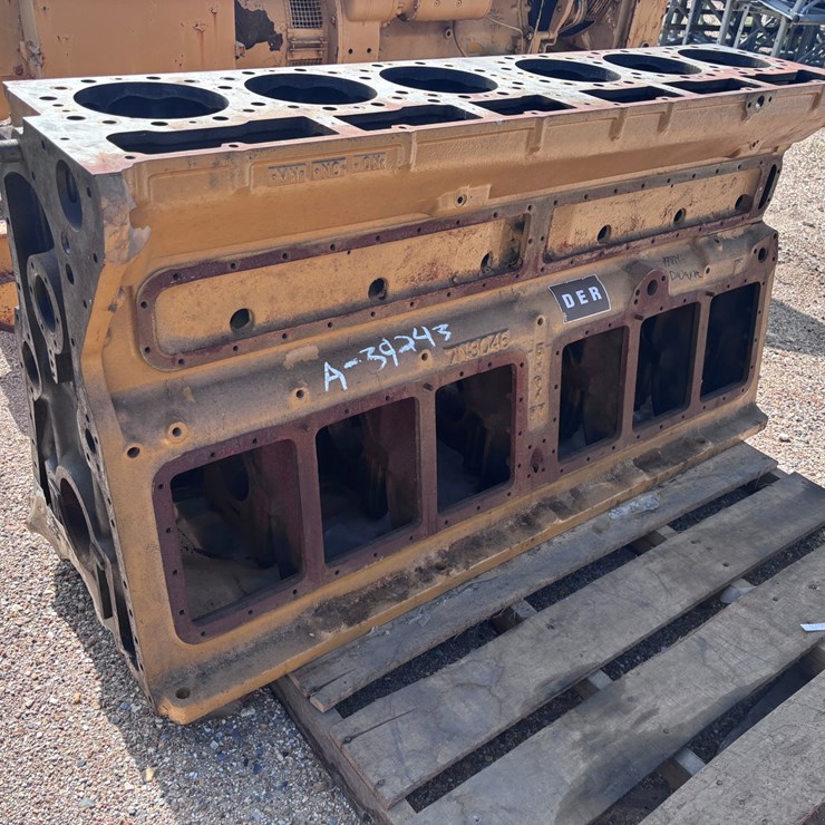CATERPILLAR D353