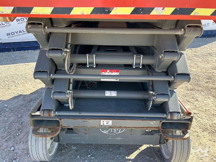 2019-skyjack-sj4632-32ft.-electric-scissor-lift-image-15
