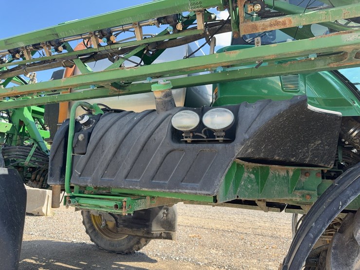 2016-john-deere-r4038-image-31
