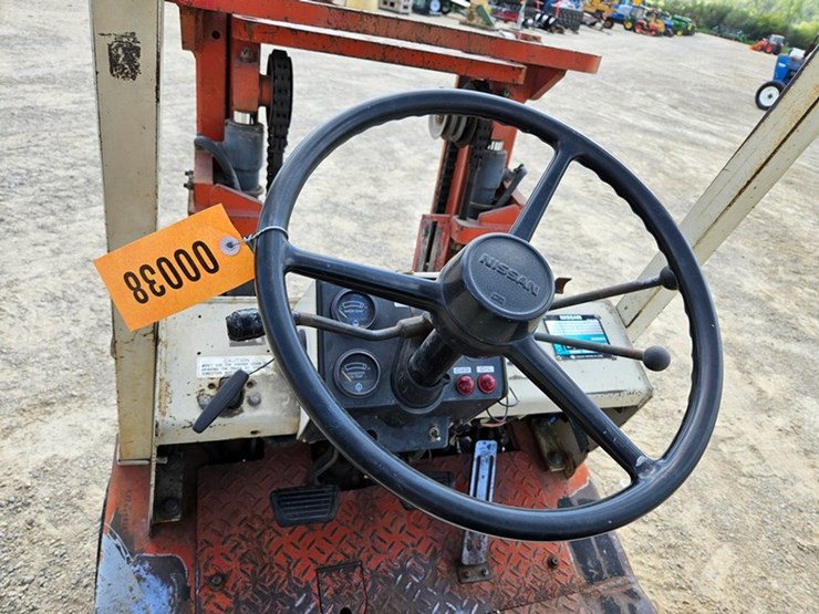 #38-•-nissan-5000-single-stage-fork-lift-image-21