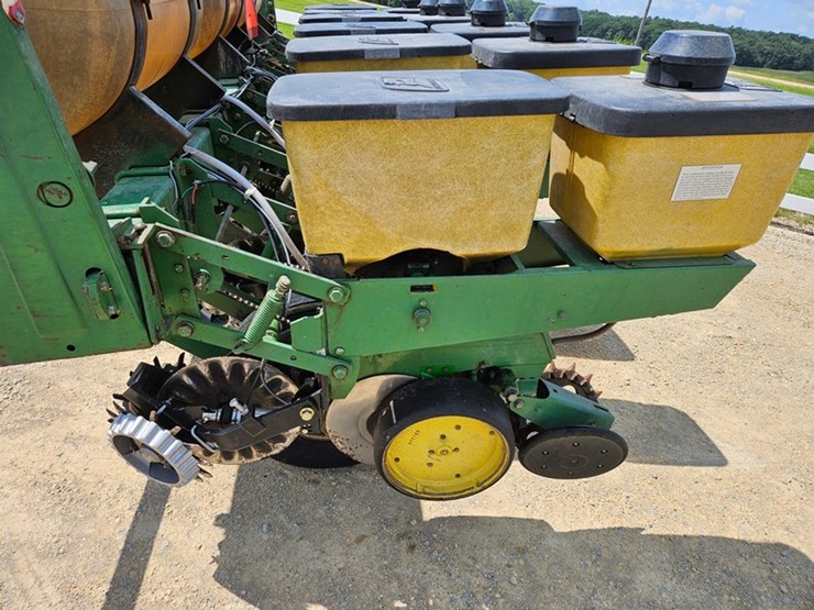 john-deere-7000-image-46