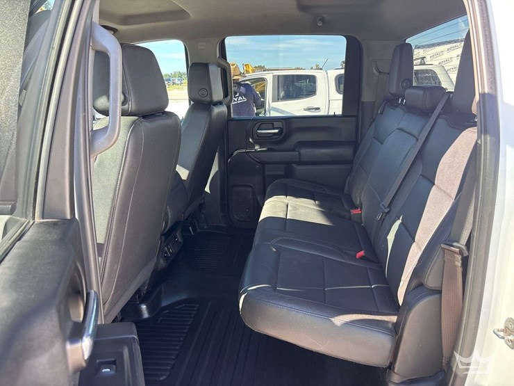 2024-chevrolet-silverado-2500-image-21