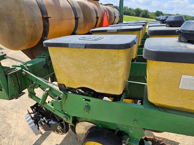 john-deere-7000-image-27