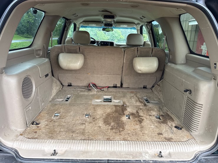 2001-chevrolet-tahoe-lt-image-11