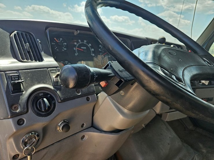 1997-ford-lt9522-image-39