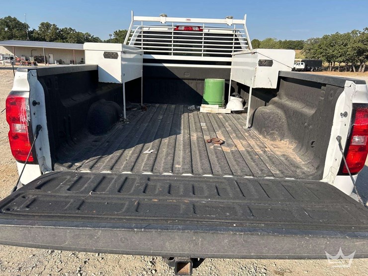 2019-chevrolet-silverado-2500-image-24