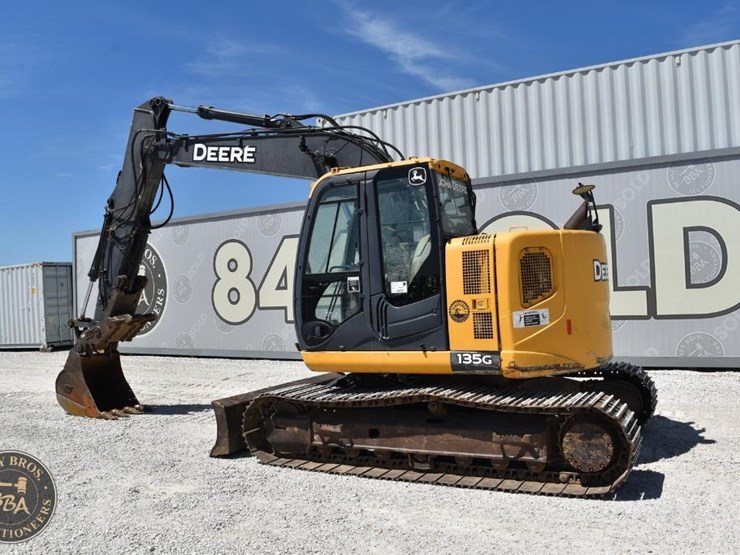 2014-deere-135g-image-6