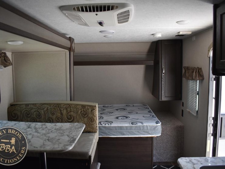 2019-keystone-rv-co-springdale-2200bh-46282-image-41