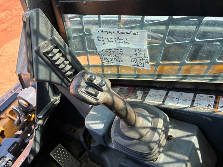 deere-333e-image-12