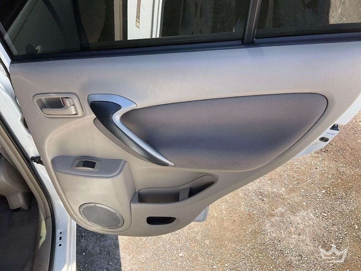 2002-toyota-rav4-image-26