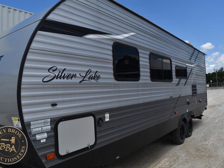 2021-east-to-west-silver-lake-27kns-46270-image-48