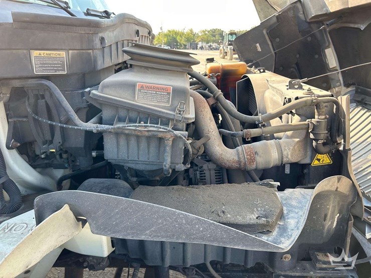 2014-international-durastar-4300-image-7