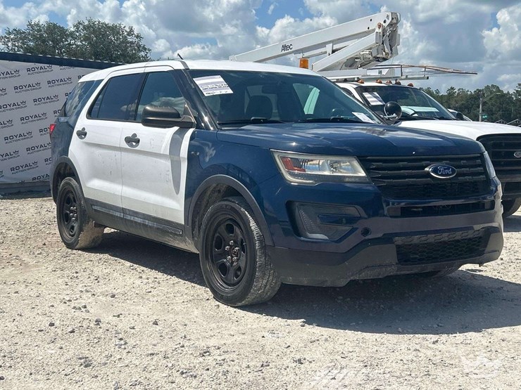 2018-ford-explorer-image-2