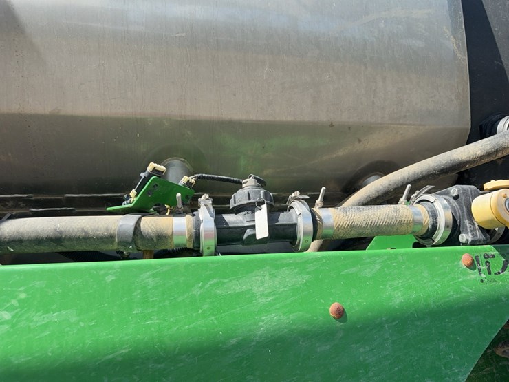 2016-john-deere-r4038-image-10