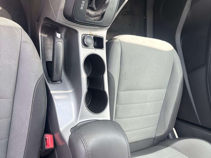 2015-ford-escape-image-15
