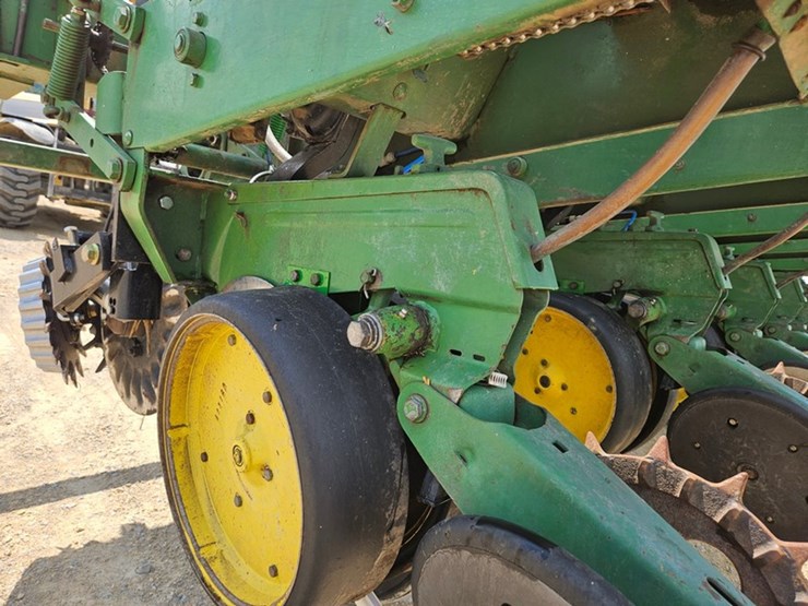 john-deere-7000-image-44