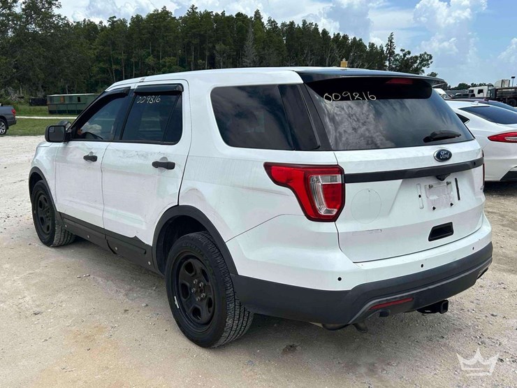 2017-ford-explorer-image-4