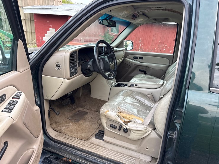 2001-chevrolet-tahoe-lt-image-8