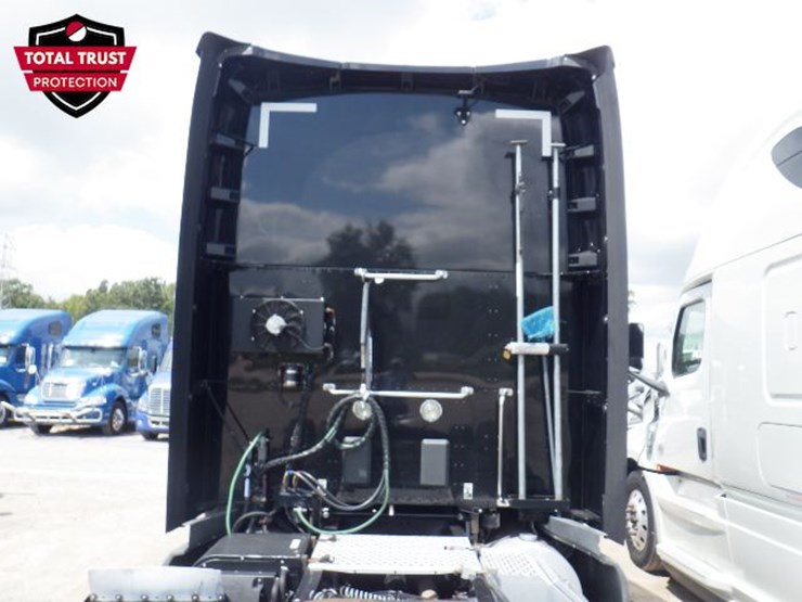 2020-kenworth-t680-image-11