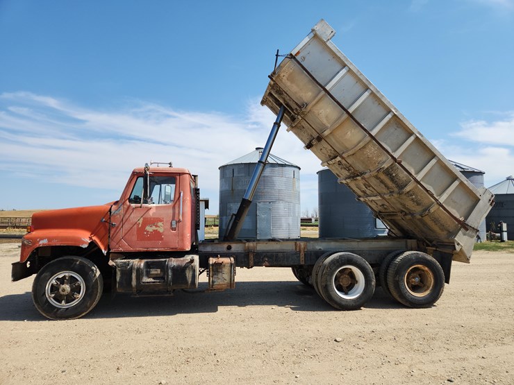 1979-international-f-2554-dump-truck-image-2