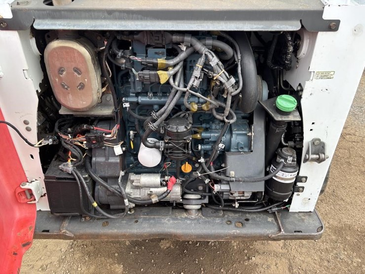 2015-bobcat-t770-image-30