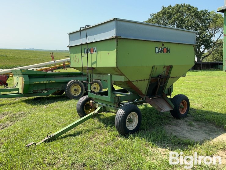 john-deere-1065-image-1