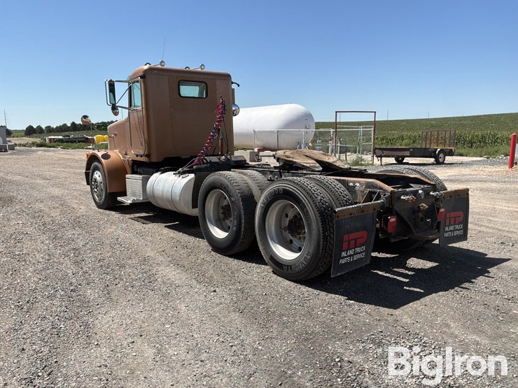 1992-peterbilt-378-image-7