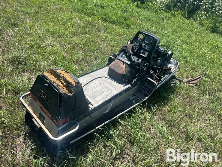 john-deere-340-image-17