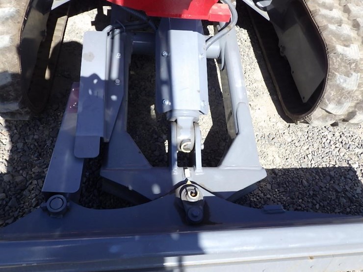 takeuchi-tb335r-image-33