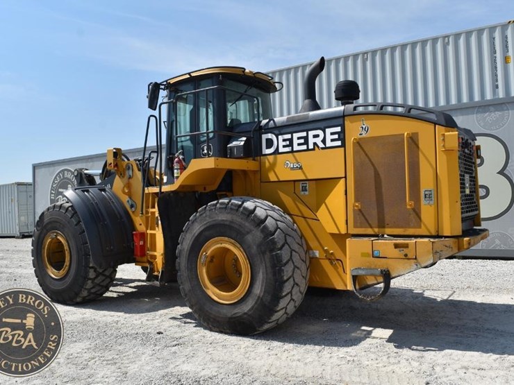 2019-deere-744kii-image-16