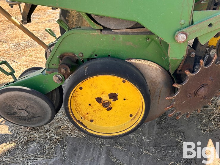 john-deere-7200-image-16
