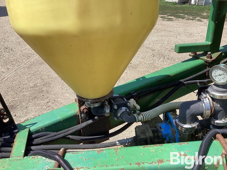2002-summers-80'-pull-type-sprayer-image-11