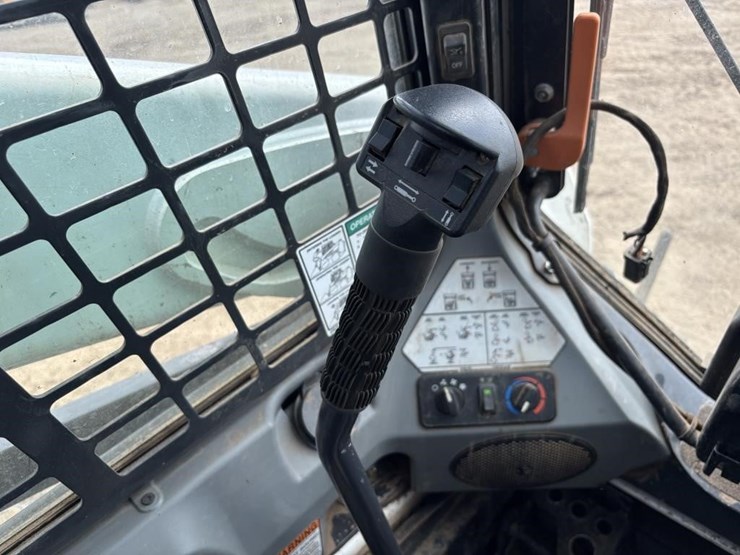 2017-bobcat-t595-image-17