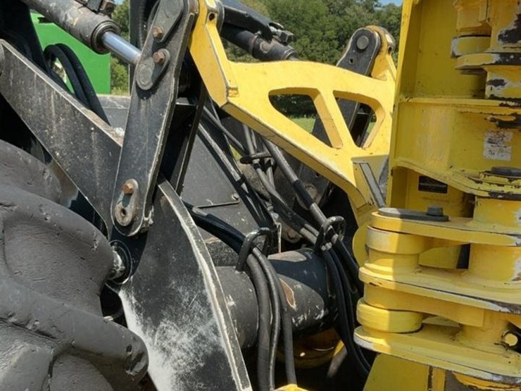 2013-deere-843k-image-47