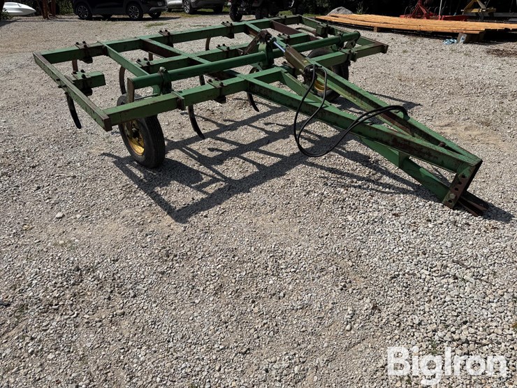 john-deere-100-image-3