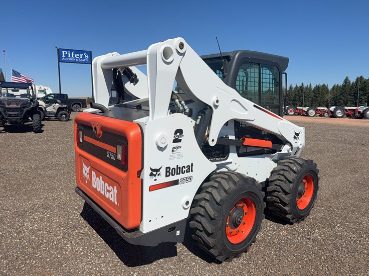 2011-bobcat-s750-image-4