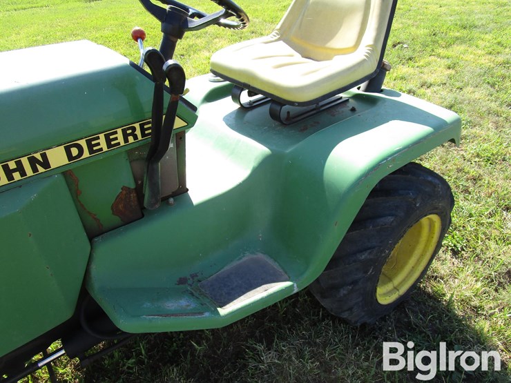 john-deere-332-image-12